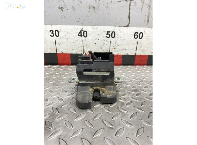 Замок багажника к Volkswagen Golf undefined г.