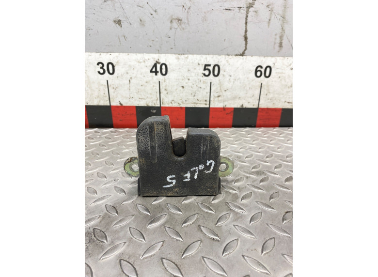 Замок багажника к Volkswagen Golf, 2006г.