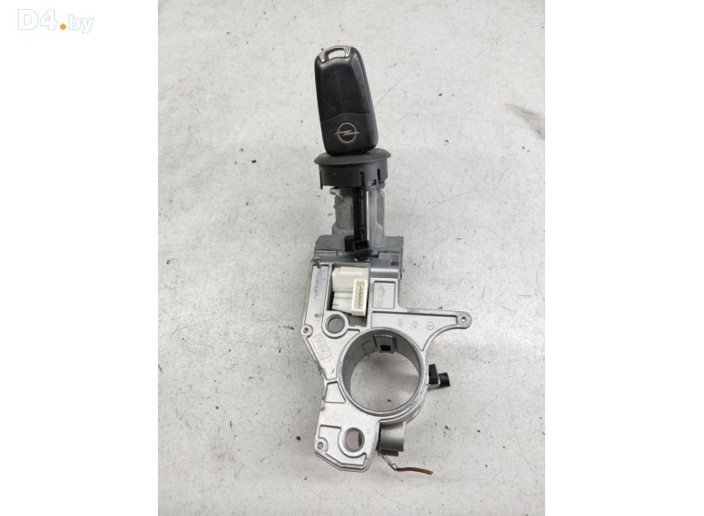 Замок зажигания к Opel Zafira undefined г.