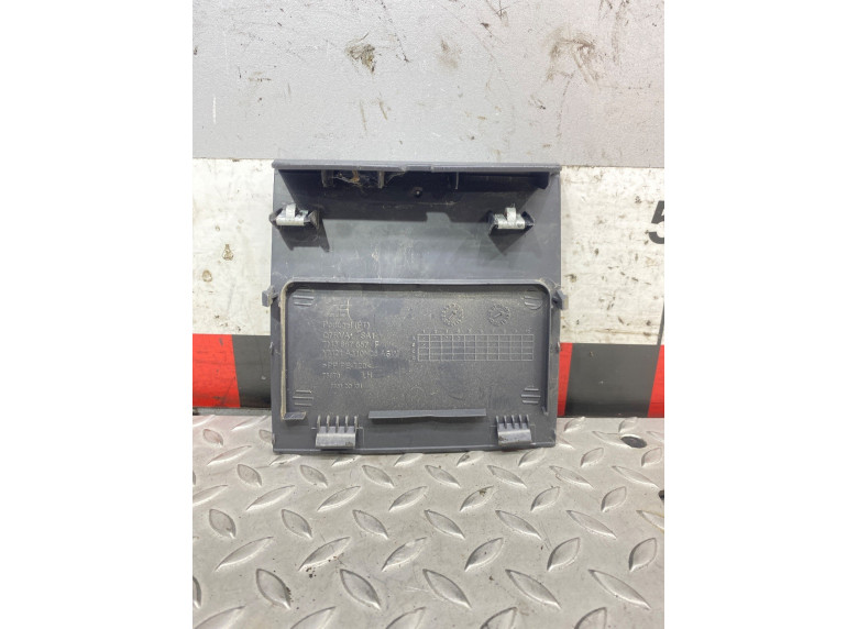Обшивка крышки багажника к Volkswagen Sharan, 2003г.