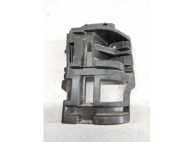 Кронштейн крепления бампера заднего к Peugeot 5008