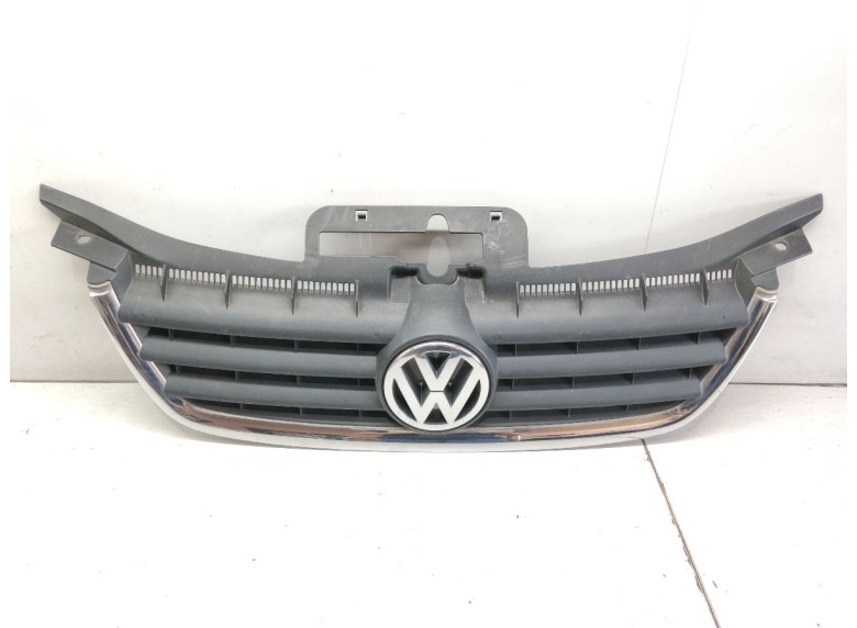 Решетка радиатора к Volkswagen Touran, 2005г.