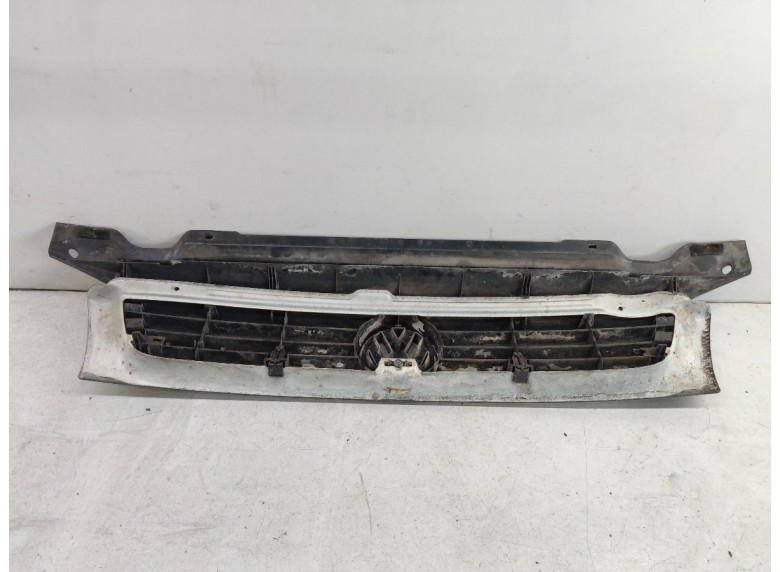 Решетка радиатора к Volkswagen Transporter, 2001г.