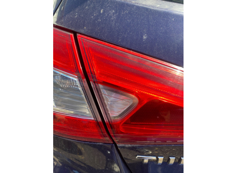 Фонарь крышки багажника левый к Фонарь крышки багажника левый к Nissan Tiida undefined г. Tiida