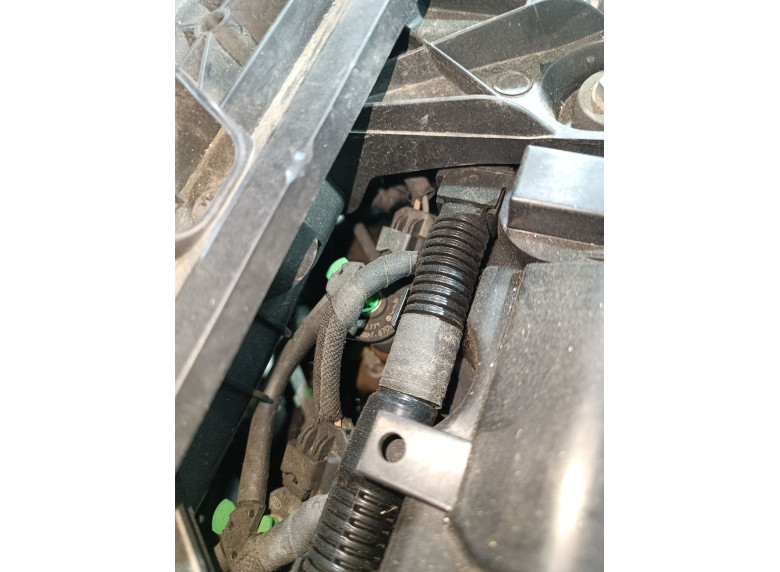 Форсунка к Peugeot 207, 2010г.