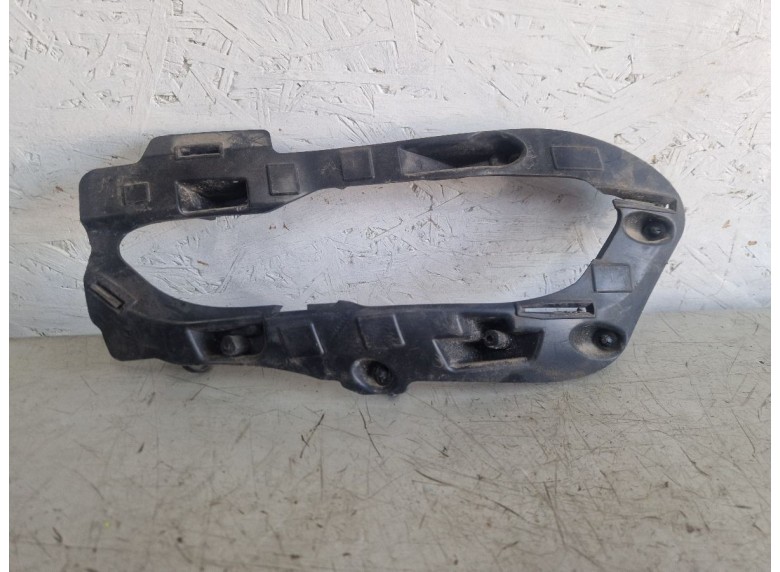 Кронштейн крепления фары противотуманной правой к Peugeot 5008