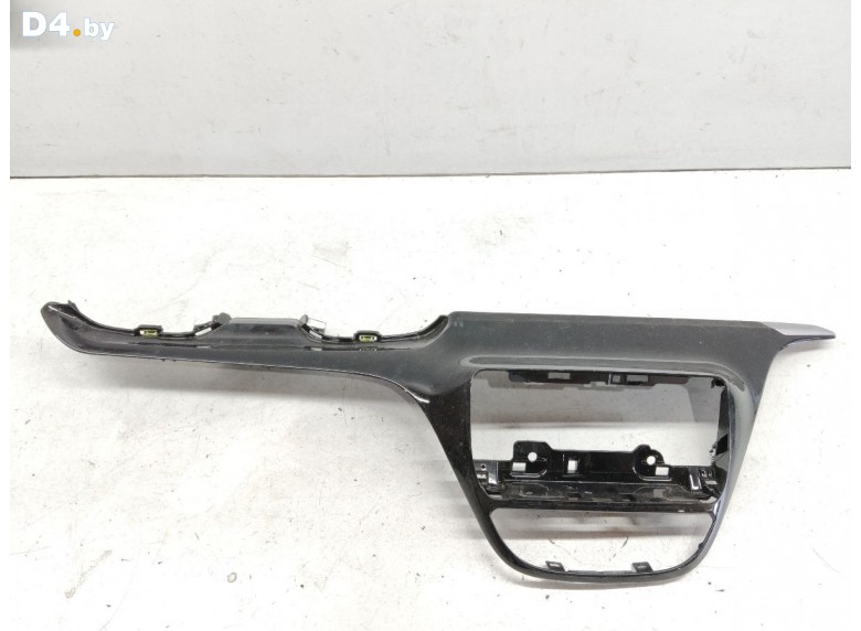 Накладка декоративная на торпедо к Peugeot 208 undefined г.