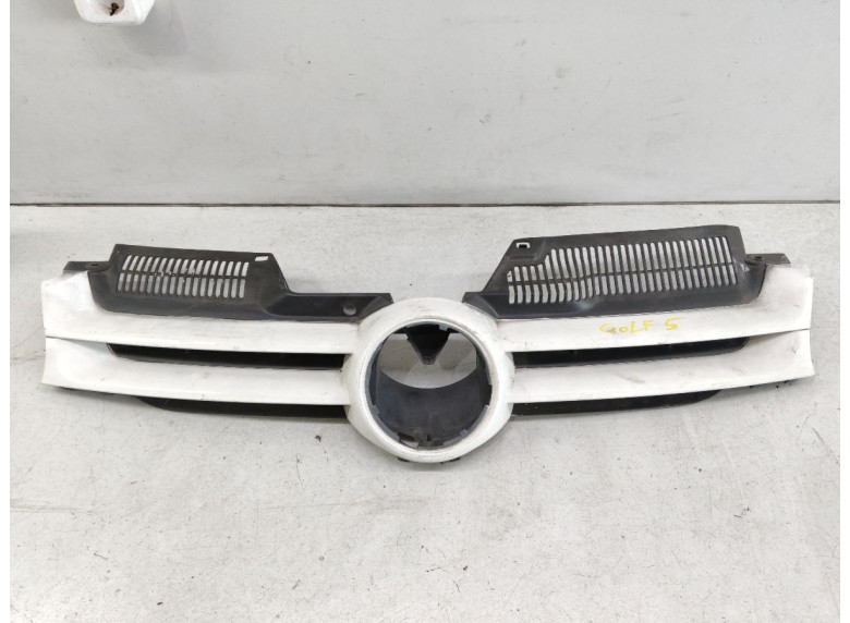 Решетка радиатора к Volkswagen Golf, 2005г.