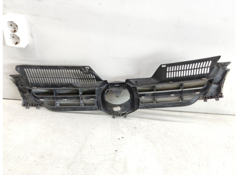 Решетка радиатора к Volkswagen Golf, 2005г.