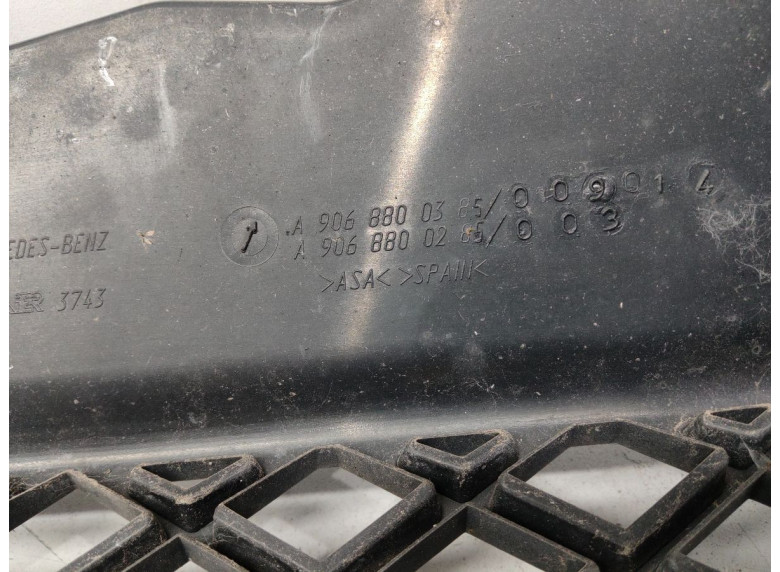 Решетка радиатора к Mercedes Sprinter, 2006г.