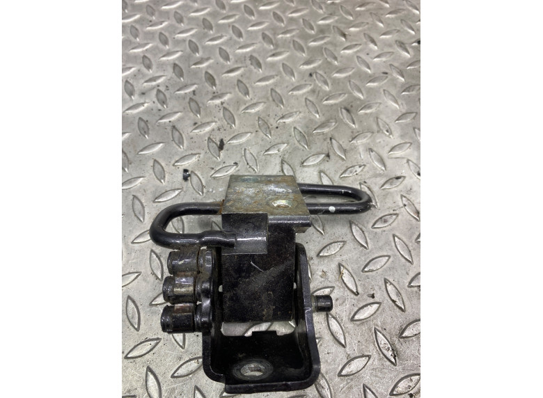 Петля двери передней правой к Audi A3, 2009г.