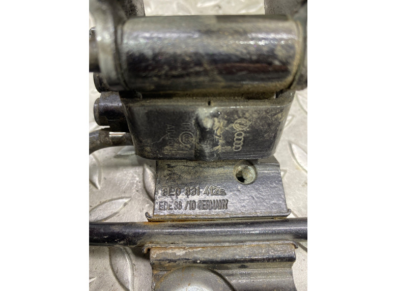 Петля двери передней правой к Audi A3, 2009г.