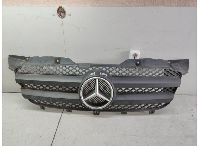 Решетка радиатора к Mercedes Sprinter, 2006г.