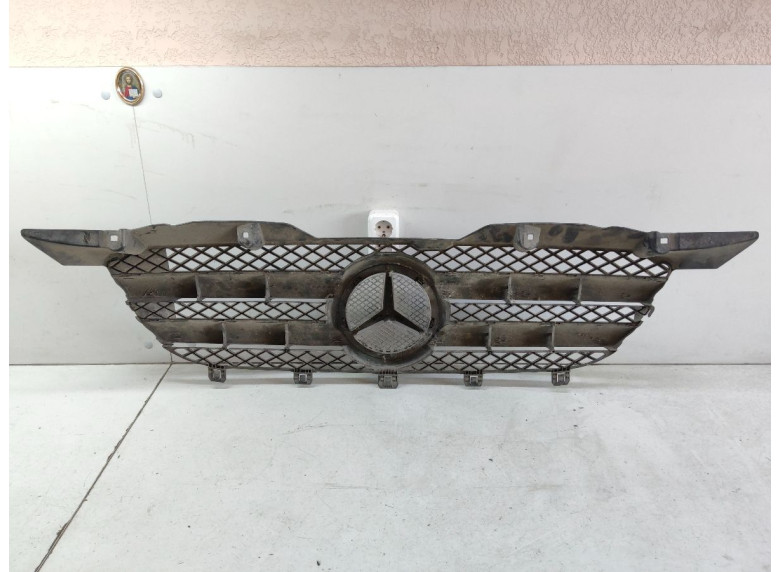 Решетка радиатора к Mercedes Sprinter, 2006г.