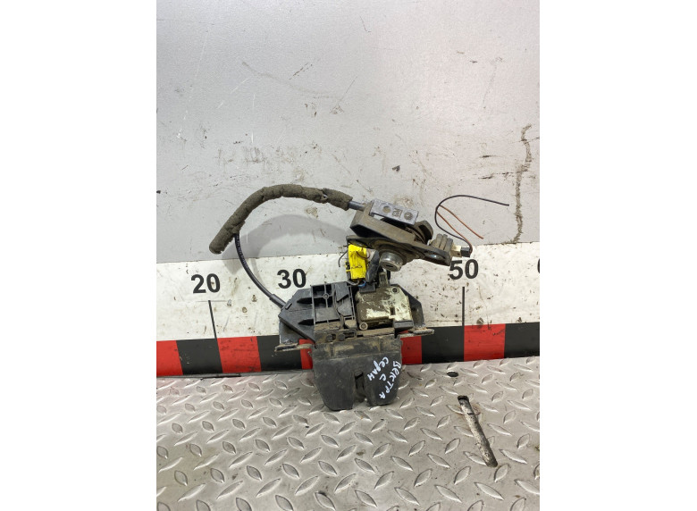 Замок багажника к Opel Vectra, 2007г.