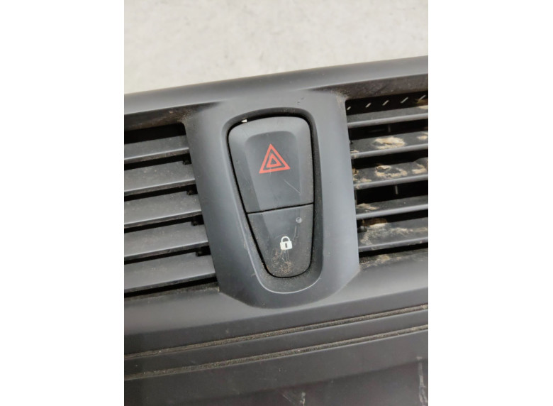 Кнопка аварийной сигнализации к Renault Latitude, 2010г.