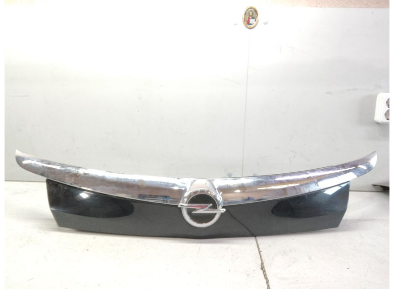 Накладка подсветки номера к Opel Insignia, 2010г.