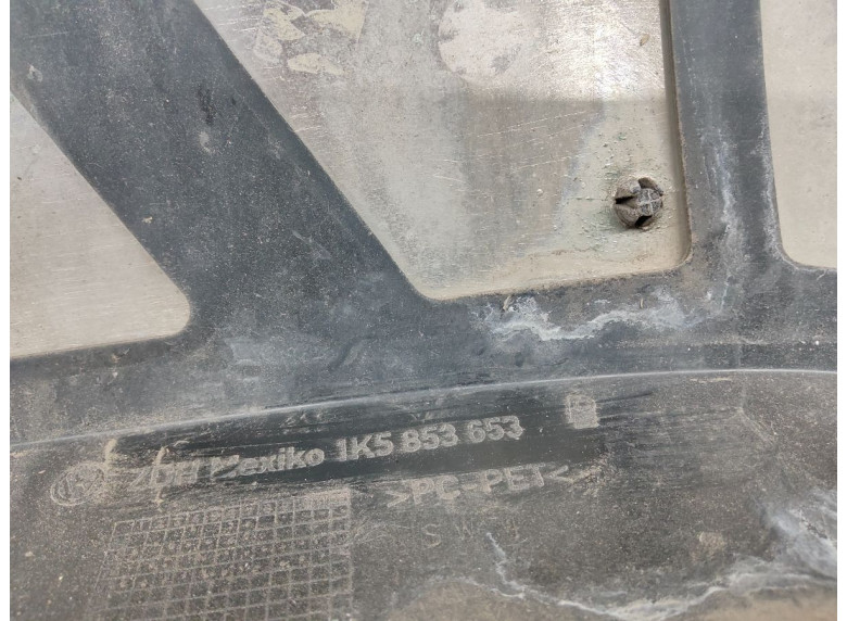 Решетка радиатора к Volkswagen Golf, 2007г.