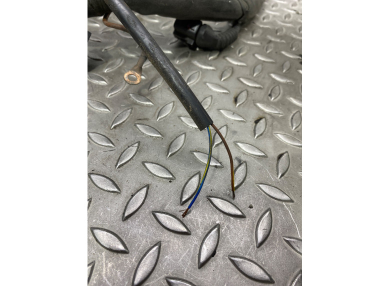 Проводка двигателя к Volkswagen Passat, 1999г.