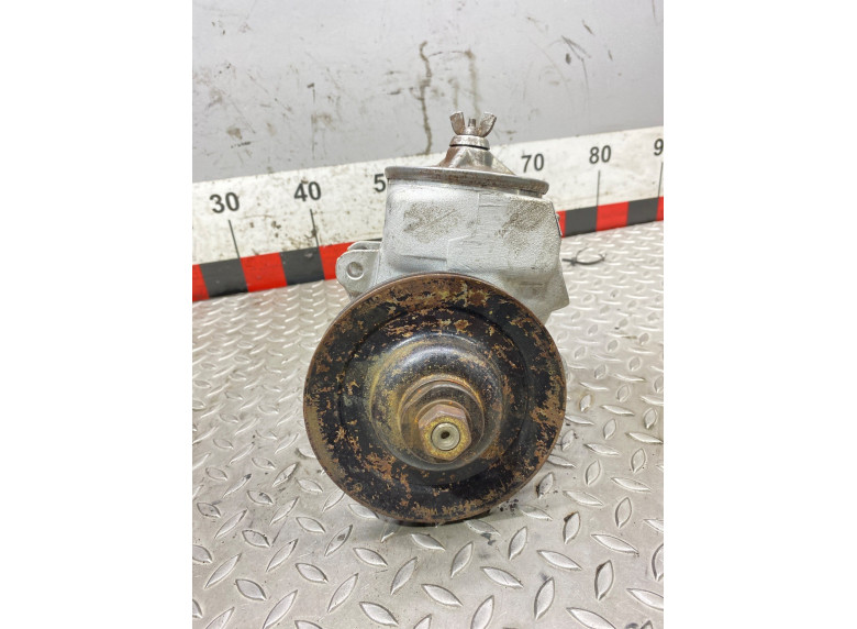 Насос гидроусилителя руля к Mercedes E W123, 1985г.