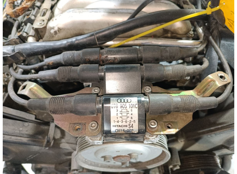 Катушка зажигания к Audi A4, 1998г.