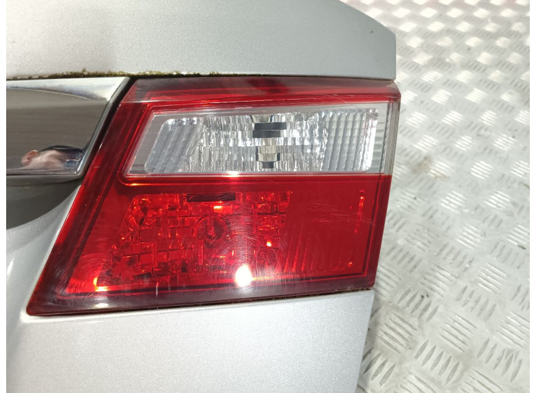 Фонарь крышки багажника правый к Renault Latitude, 2012г.