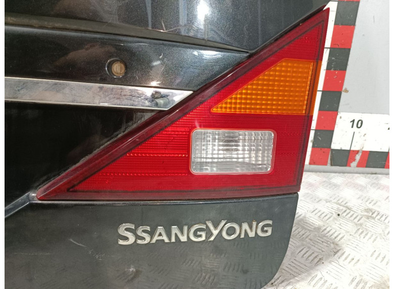 Фонарь крышки багажника правый к SsangYong Rodius, 2007г.