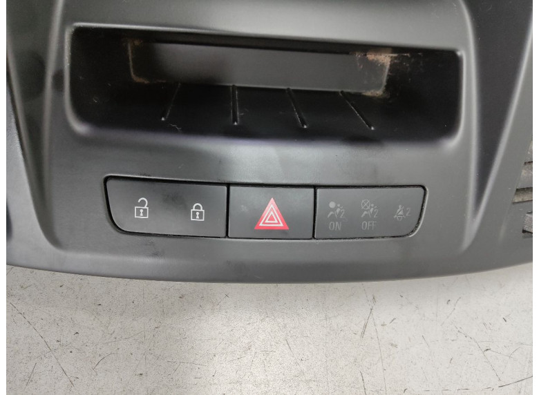 Кнопка аварийной сигнализации к Opel Insignia, 2010г.