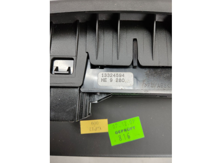 Кнопка аварийной сигнализации к Opel Insignia, 2010г.