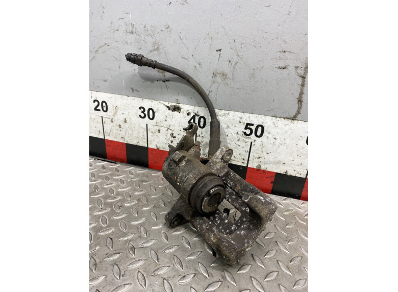 Суппорт задний правый к Volkswagen Golf, 2006г.