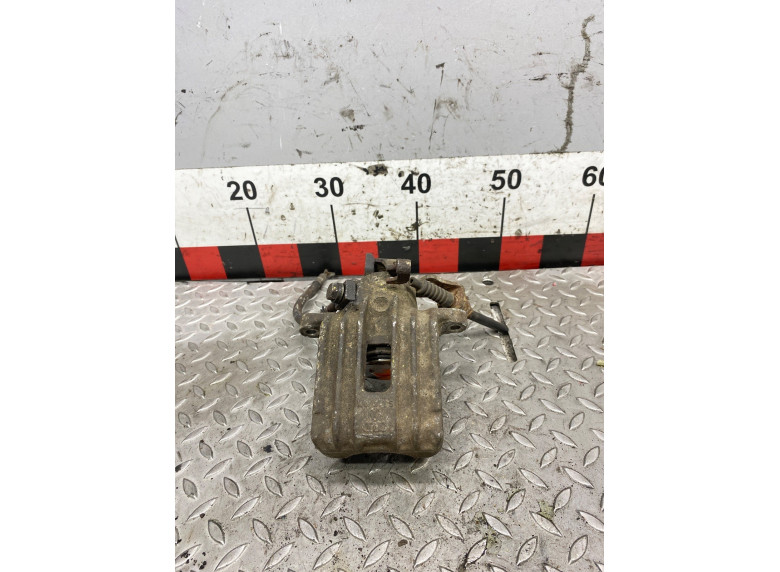 Суппорт задний левый к Volkswagen Golf, 2001г.