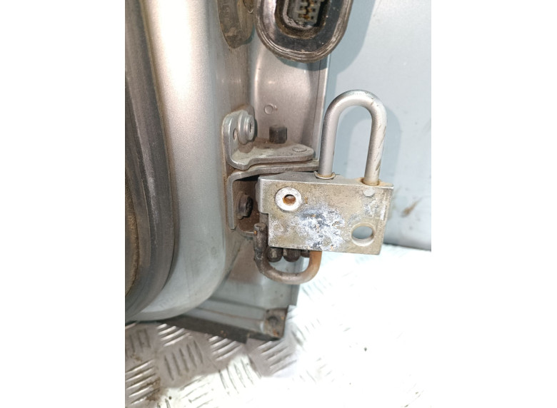 Петля двери передней левой к Audi A4, 2002г.
