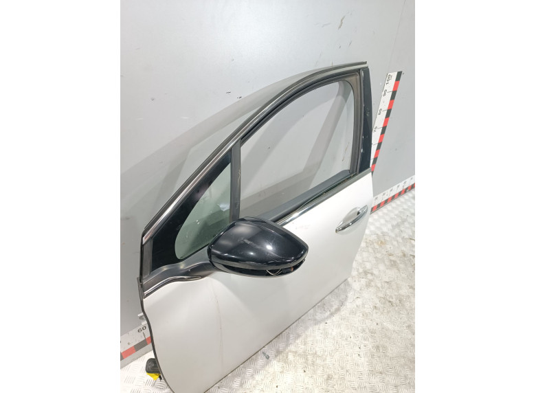 Дверь передняя левая к Peugeot 208, 2016г.