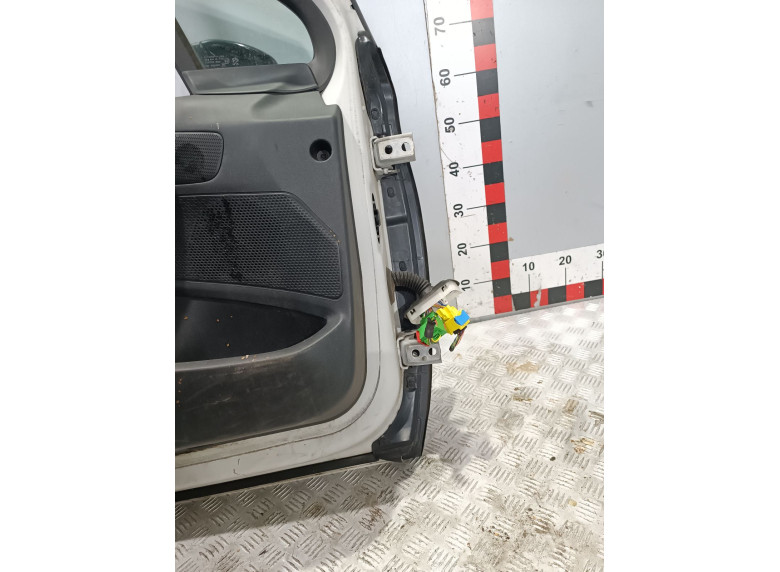 Дверь передняя левая к Peugeot 208, 2016г.