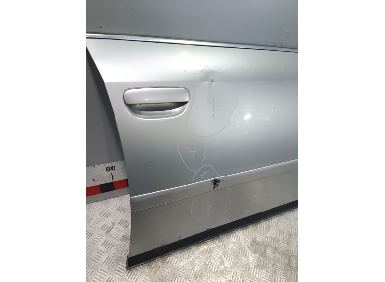 Дверь передняя правая к Audi A6, 2002г.
