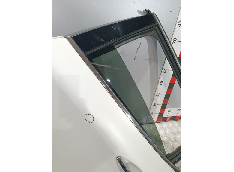 Стекло двери задней левой к Peugeot 208, 2016г.