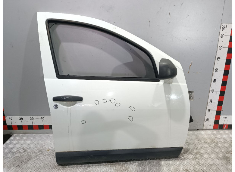 Дверь передняя правая к Dacia Sandero, 2011г.