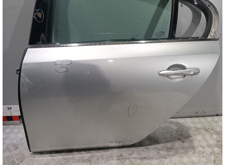 Дверь задняя левая к Renault Latitude, 2010г.