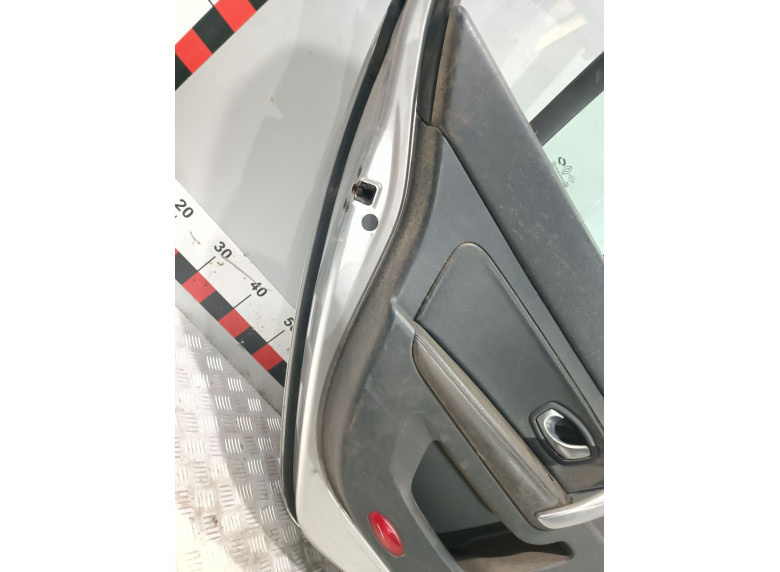 Дверь задняя левая к Renault Latitude, 2010г.
