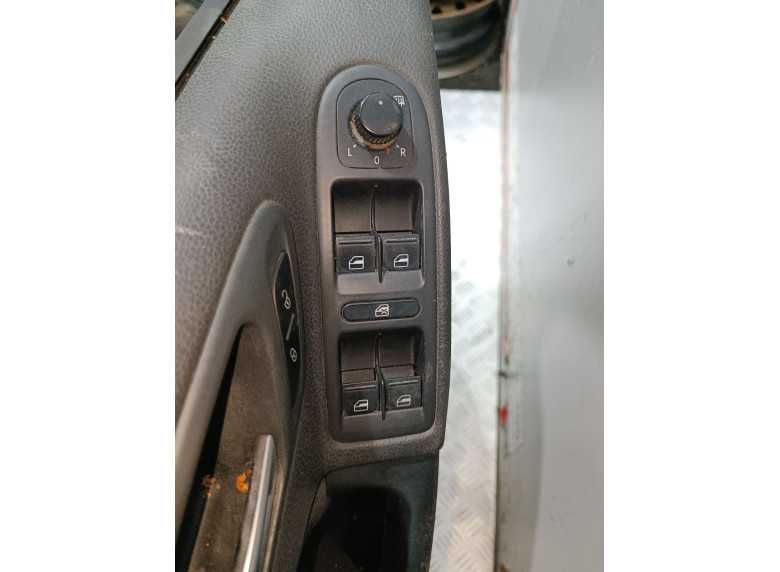 Блок управления стеклоподъемниками к Volkswagen Golf, 2010г.