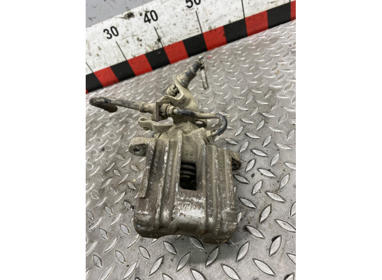 Суппорт задний правый к Volkswagen Golf, 2006г.