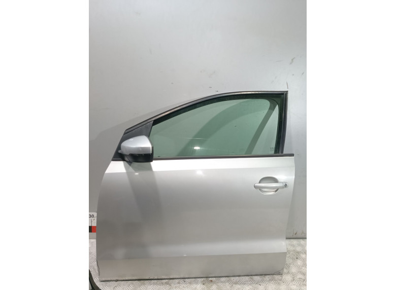 Замок двери передней левой к Volkswagen Polo, 2011г.