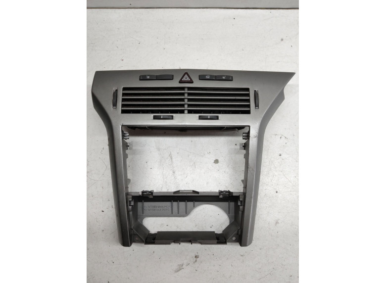 Рамка под магнитолу к Opel Astra, 2005г.