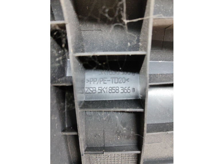 Пластик салона к Volkswagen Golf, 2010г.