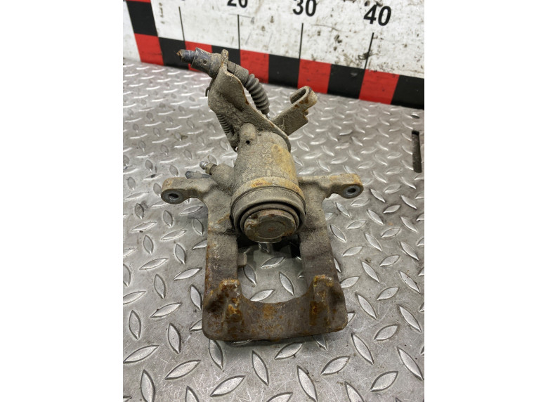 Суппорт задний правый к Opel Astra, 2010г.