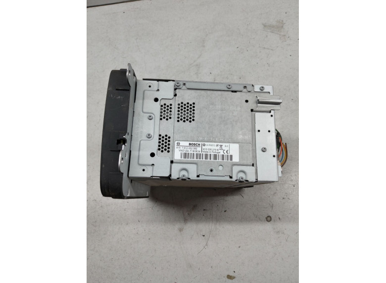 Магнитола к Volkswagen Golf, 2011г.