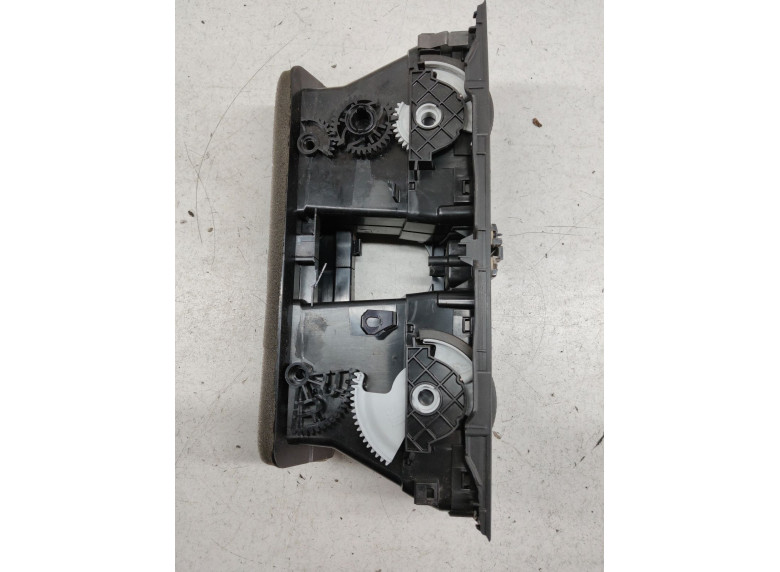 Дефлектор обдува салона к Volkswagen Golf, 2011г.