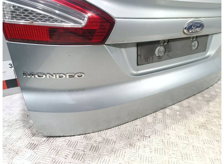 Молдинг крышки багажника к Ford Mondeo, 2011г.