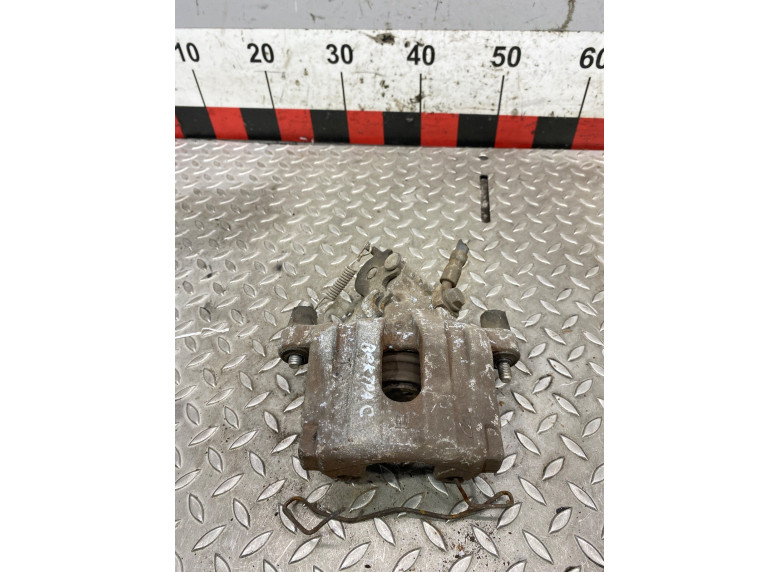 Суппорт задний левый к Opel Vectra, 2004г.