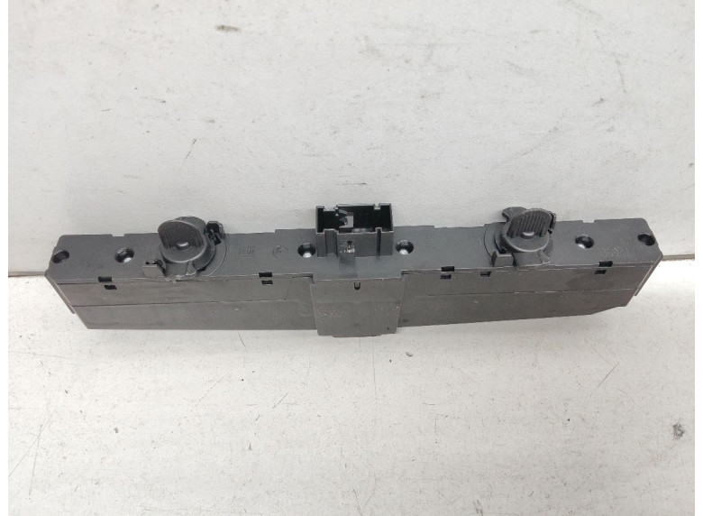 Кнопка аварийной сигнализации к Opel Astra, 2007г.